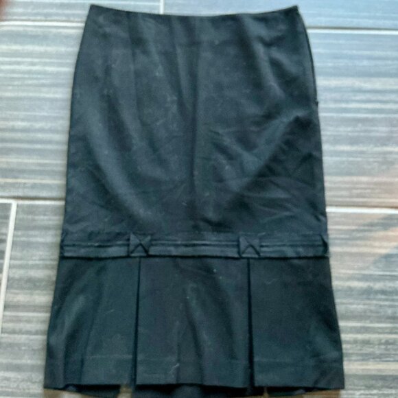 BEBE unique black pencil knee skirt with slits on hem size 2 - Picture 6 of 13